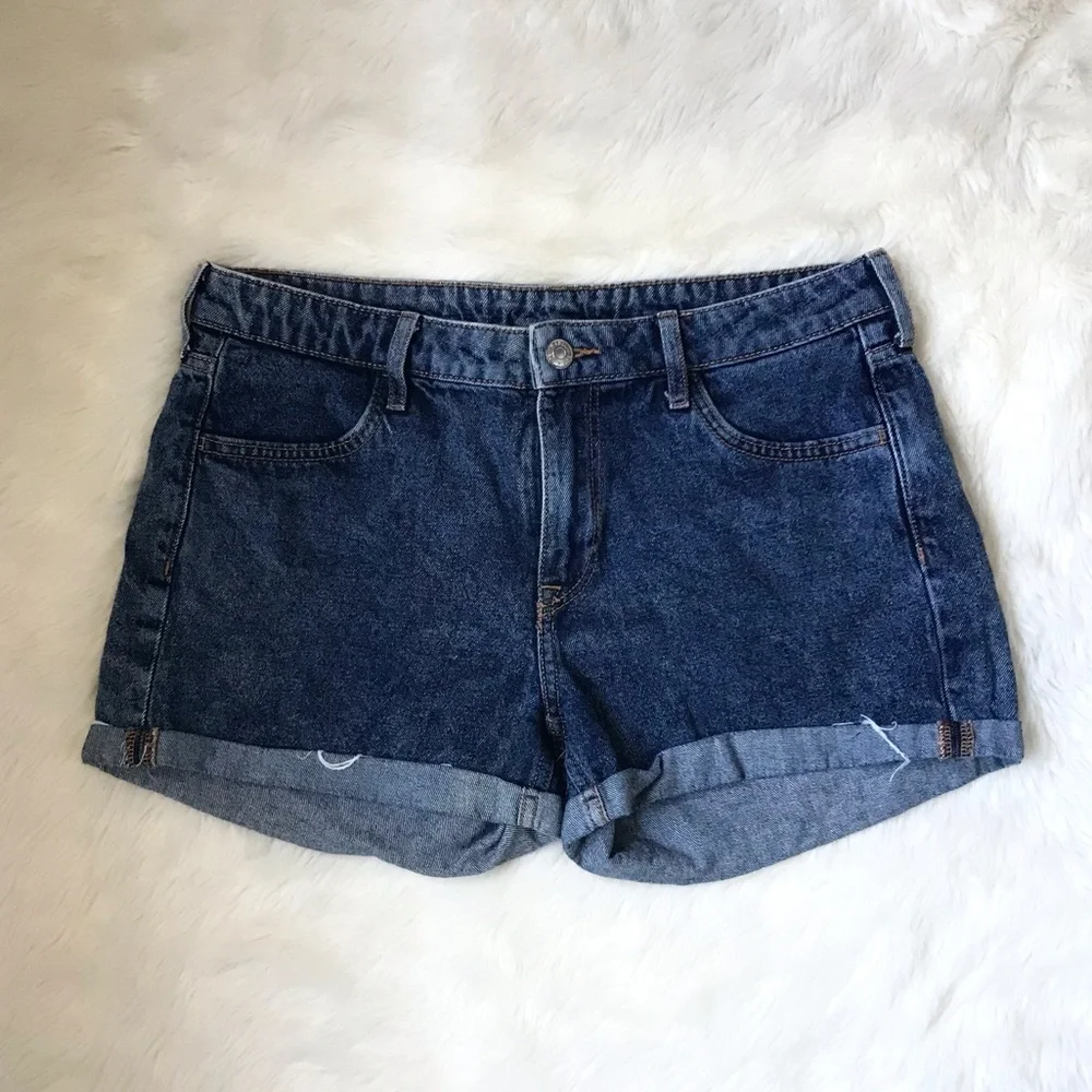 h&m mid rise dark wash denim shorts - Picture 3 of 7